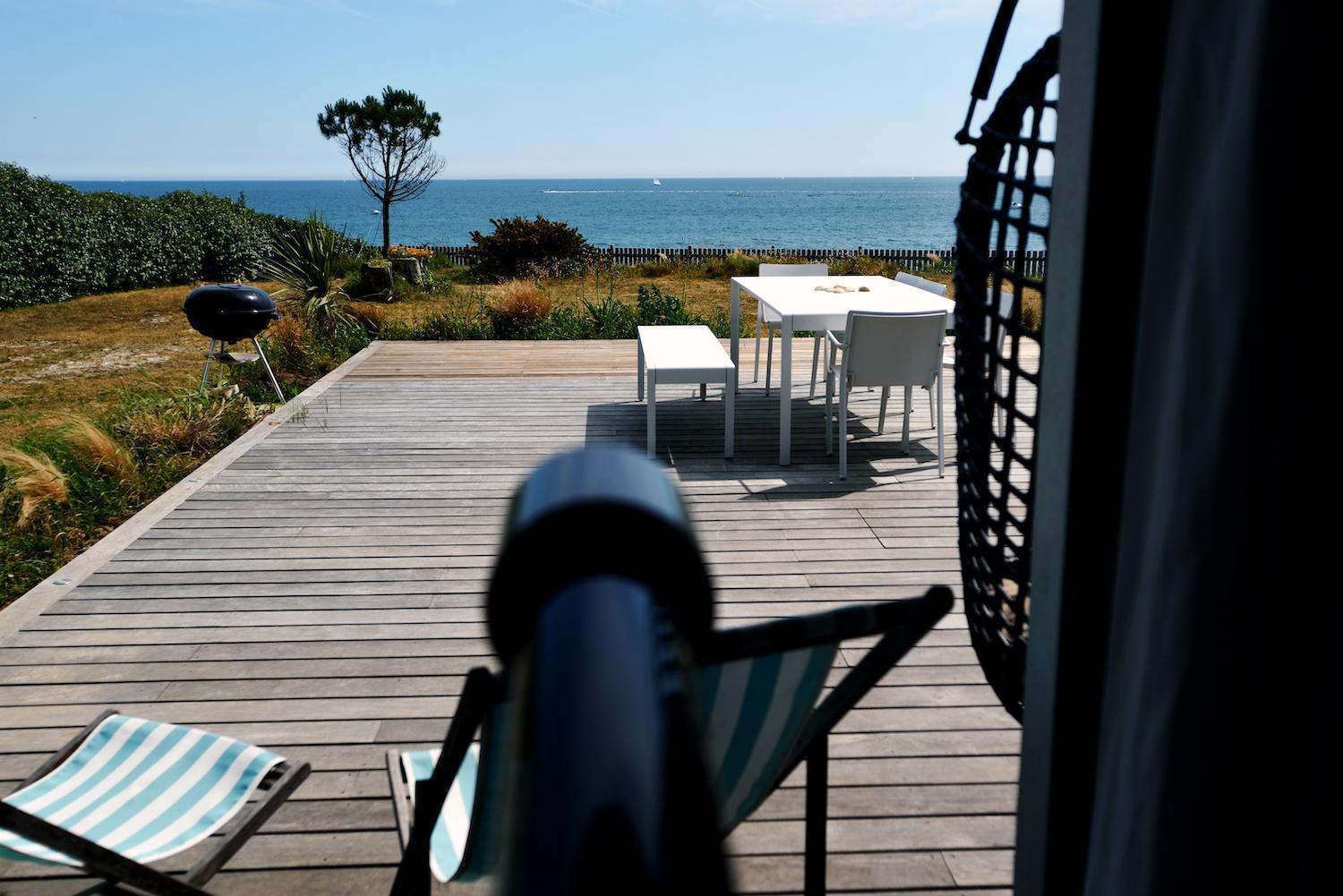 Façade de La Maison de la Plage face à la mer