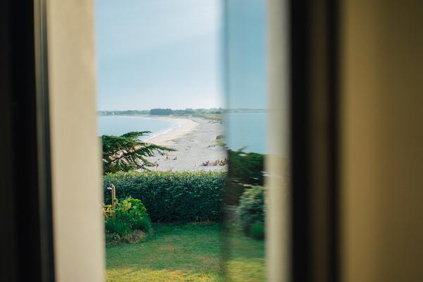 chambre-1er-etage-vue-sur-Ile-Tudy-1-copie Chambre avec balcon vue mer Maison de la plage Sainte Marine